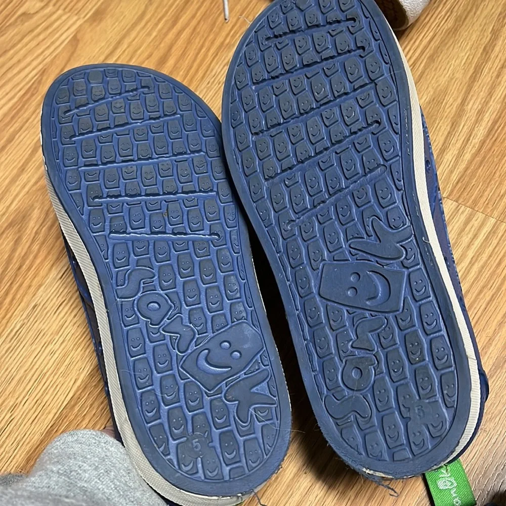 Sanuk Slip on shoes - Picture 5 of 6